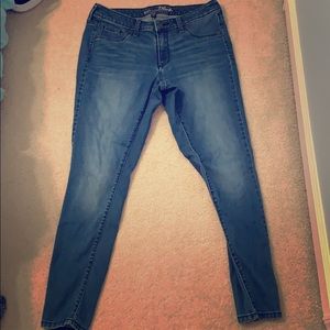 Women’s universal thread jeans